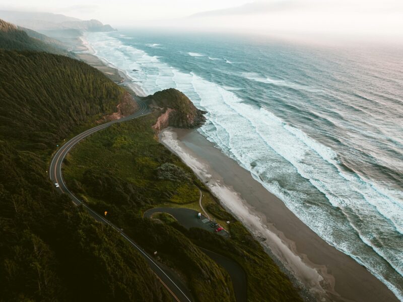 Exploring the Oregon Coast: Hidden Beaches and Local Eats